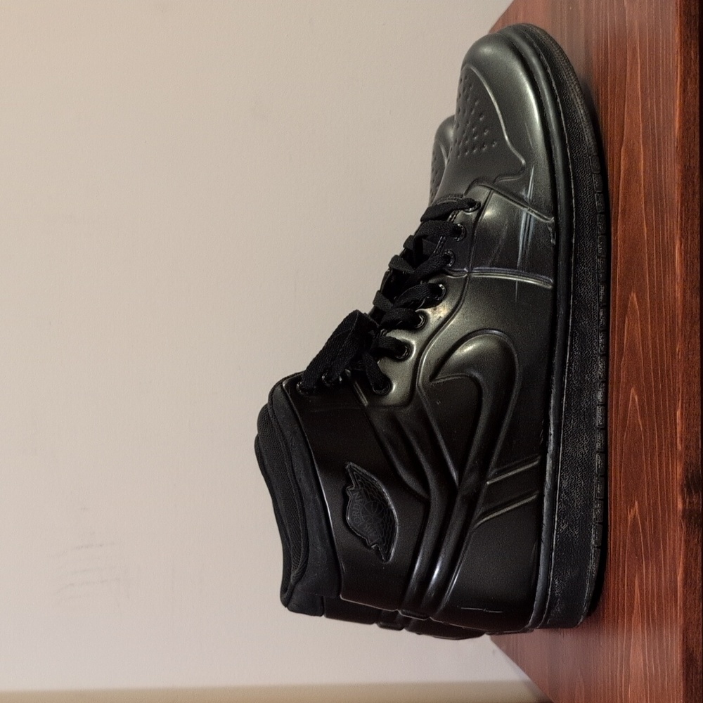 Nike Air Jordan 1 Anodized Black Sz 12